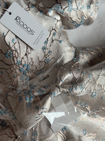 Rochie fete din brocard premium cu broderie florală și mâneci bufante, Fleur - Img 12