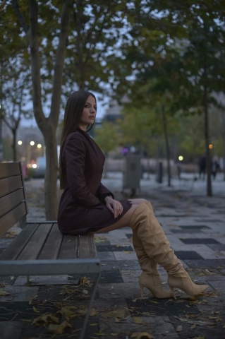 Rochie damă tip sacou din stofă Burgundy cu mânecă lungă – rochie de zi și de seară - Bordeaux - Img 5