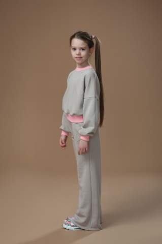 Trening bumbac copii Light Mocha Mousse cu mâneci oversize și pantaloni culottes - Img 8