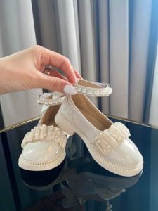 Cream Ballerina Shoes with Pearls for Girls, Chloe - Img 4