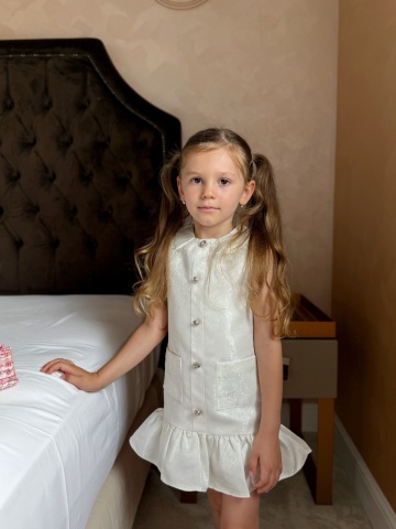 Rochie eleganta fetiță din brocard alb sidefat cu nasturi trandafiri – ocazie specială, Pearl