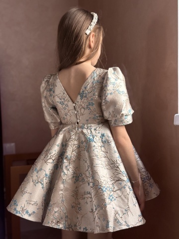 Rochie fete din brocard premium cu broderie florală și mâneci bufante, Fleur - Img 6