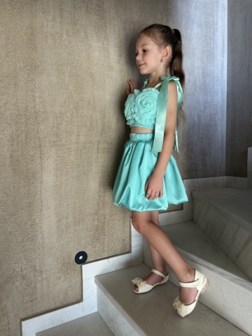 Set 2 piese elegant fete – fustă gogoșar & top ajustabil cu flori mentă pentru ocazii, Amira - Img 3
