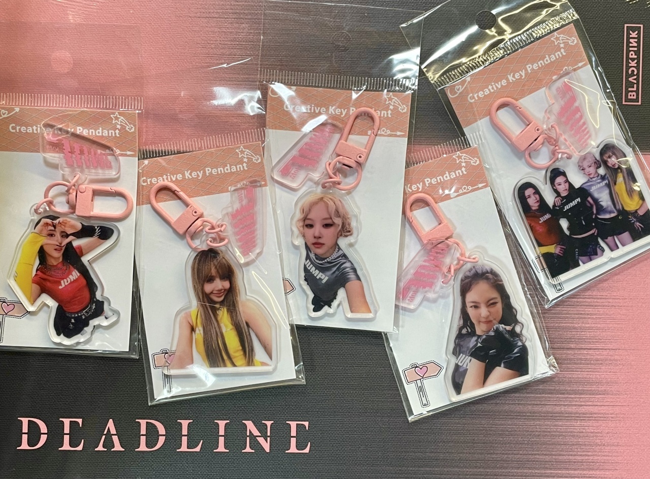 kpink♡ BLACKPINK Jump Keychain
