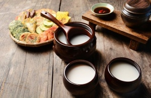 Woorisool - Sparkling Chestnut Makgeolli 6% Alc. 750ml - Img 2