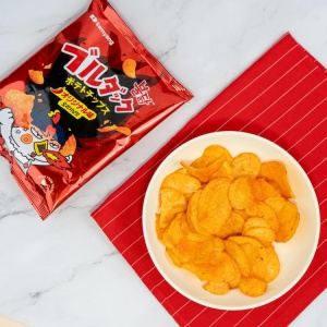 Samyang Buldak Hot Chicken Potato Chips Original Flavour 55g - Img 2
