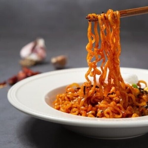 Hot Chicken Double Spicy Ramen 140g - Img 3