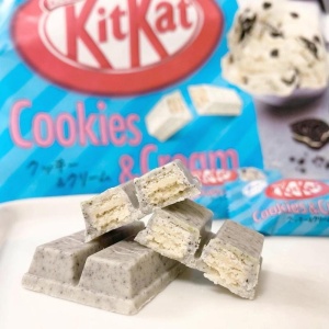 KitKat Cookies & Cream Flavour 104.4g - Img 2