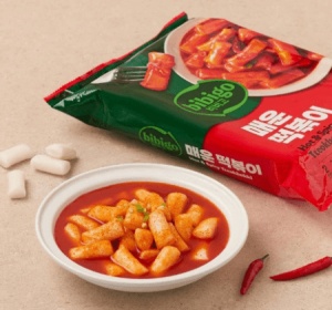 CJ Bibigo Tteokbokki Rice Cake With Hot & Spicy Sauce 360g - Img 2