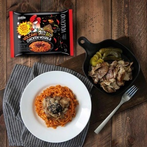 Volcano Chicken Ramyun Ramen 140g