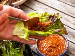 Bibigo Seasoned Soybean Paste for Dipping 290g - Img 2
