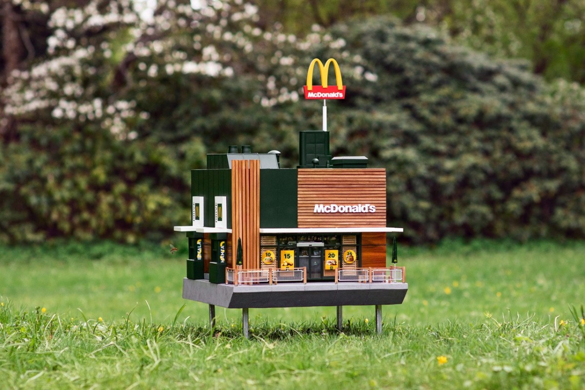 McHive - Primul restaurant in miniatura pentru albine complet functional