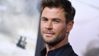 Chris Hemsworth vedeta de la Hollywood s-a apucat de apicultura