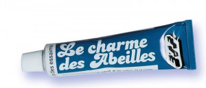 Crema de atras roiurile Farmecul Albinelor