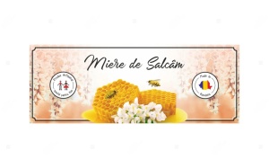 Etichetă autocolantă profesională pentru miere de salcâm – ideală pentru borcane standard, cu fixare sigură și aspect elegant