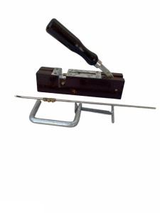 Perforator rame apicole cu 1 ac cu corp din lemn