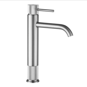 Baterie baie Lungo Stripe Brush Nickel – baterie înaltă pentru lavoar cu finisaj nichel periat | disponibilă pe Deppo