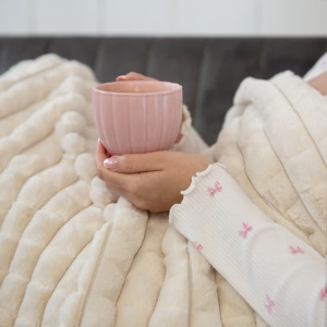 Ceasca portelan Curly, potrivita pentru momentele de relaxare si pentru evenimentele speciale