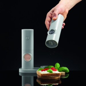 Prezentarea celor 2 rasnite piper sau sare din colectia Mellizo, cu un design minimalist si elegant