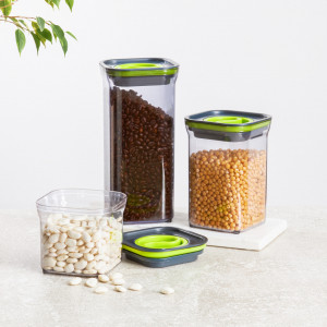 Recipient depozitare alimente Twist, disponibil in diferite dimensiuni, in functie de nevoile culinare