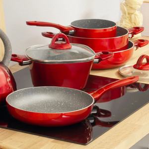 Multitudine de vase Jasper, care asigura eficienta in activitatea culinara si surprind si prin durabilitate