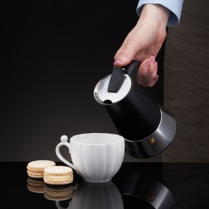 Cafetiera filtru Spark, de la brandul Ambition, ideala pentru pregatirea a 9 portii de espresso