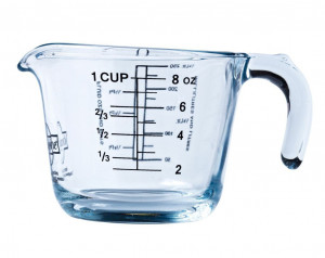 Prim-plan cu gradajul de care dispune aceasta cana sticla termorezistenta Glass Prepware