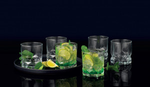 Pahare whiskey incluse in colectia Diamond, de la Ambition, ideale pentru evenimentele festive
