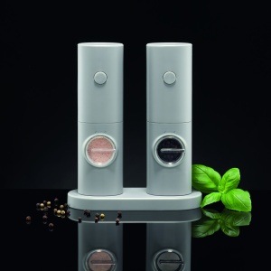 Cele 2 piese incluse in acest set rasnite piper sau sare Mellizo, ce vin insotite de un suport elegant