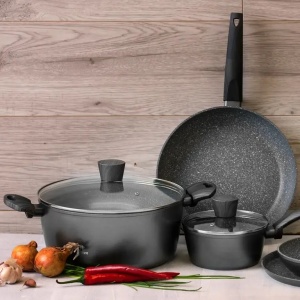 Mai multe articole Loft, cu un aspect elegant, utile pentru diferite sarcini din bucatarie