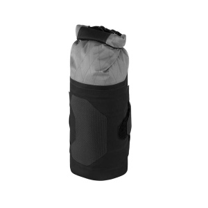 Apidura - geanta cadru bicicleta cu prindere in zona pedale Backcountry 2.0 Downtube Pack 1.8 litri - negru gri - Img 2