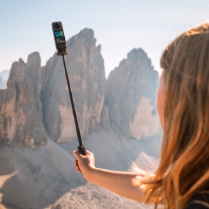 Baston de selfie pliabil cu telecomandă Insta360 Foldable 2-in-1 Selfie Stick Remote Kit - Img 6