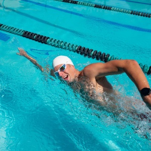 Finis - ochelari inot pentru triatlon Hayden Goggles - alb cu lentila oglinda mov - Img 3