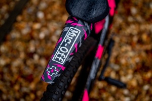 Muc-Off - Aparatoare spate roata bicicleta back Ride Guard Bolt - negru roz traznet - Img 4