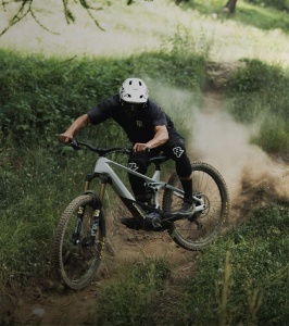 Orbea WILD M-TEAM Caramel - White - bicicletă electrică eMTB Enduro - Img 6
