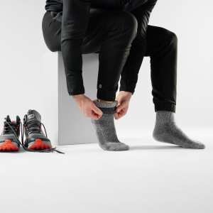 Smartwool - sosete merino - Hike Classic Edition Second Cut Crew Socks - Black - L (42-45) - Img 2