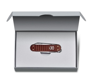 Victorinox - briceag clasic gama Precious Alox - maro - Img 4