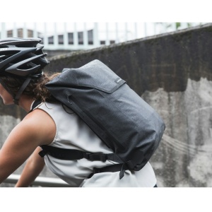 Apidura - rucsac sport urban City Backpack, capacitate 20 litri - gri inchis - Img 13
