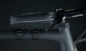Lezyne - borseta - Smart Energy Caddy XL Top-Tube pentru telefon 0.5 L - neagra - Img 2