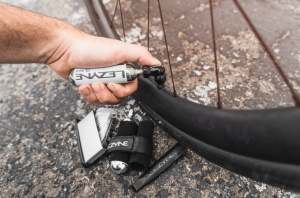 Lezyne - Twin Speed Drive Cartus CO2 + cap - black 25 gr - Img 3