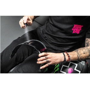Muc-Off - solutie curatare echipament bicicleta Helmet Visor &amp; Goggle Cleaner - 250ml - Img 4