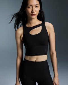 On - bustiera - Studio Cut-Out Crop W - Black - L - Img 3