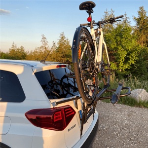 Suport biciclete Modula Nove Colli 3 pentru 3 biciclete cu prindere pe haion/portbagaj - Img 2