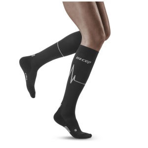 CEP - Sosete de compresie pentru femei Heartbeat Woman Tall comp - negru alb dark clouds - Img 2