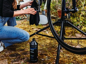 Dynamic Bike Care - Solutie curatare lant bicicleta Chain Cleaner - sticla 1 litru - Img 3