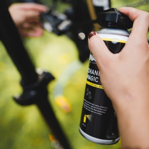 Dynamic Bike Care - Spray esential (lubrifiant universal) pentru bicicleta Mechanics Magic (Multi Spray) - 400ml - Img 3