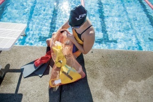 Finis - Mesh Drawstring Bag Red - Img 2