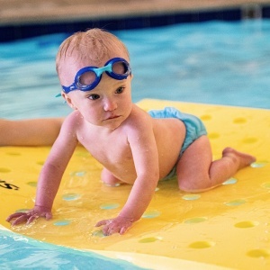 Finis - Swim Diaper Solid Pink XL - Img 3