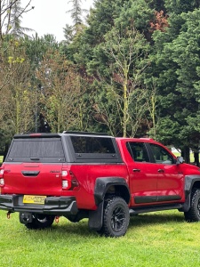 Hardtop negru pentru Isuzu D-Max (2021-2025), cu 3 geamuri fumurii securizate rabatabile și geam frontal culisant AQMCAB G80 - Img 3