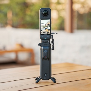 Insta360 FOMO Power Handle - Img 6
